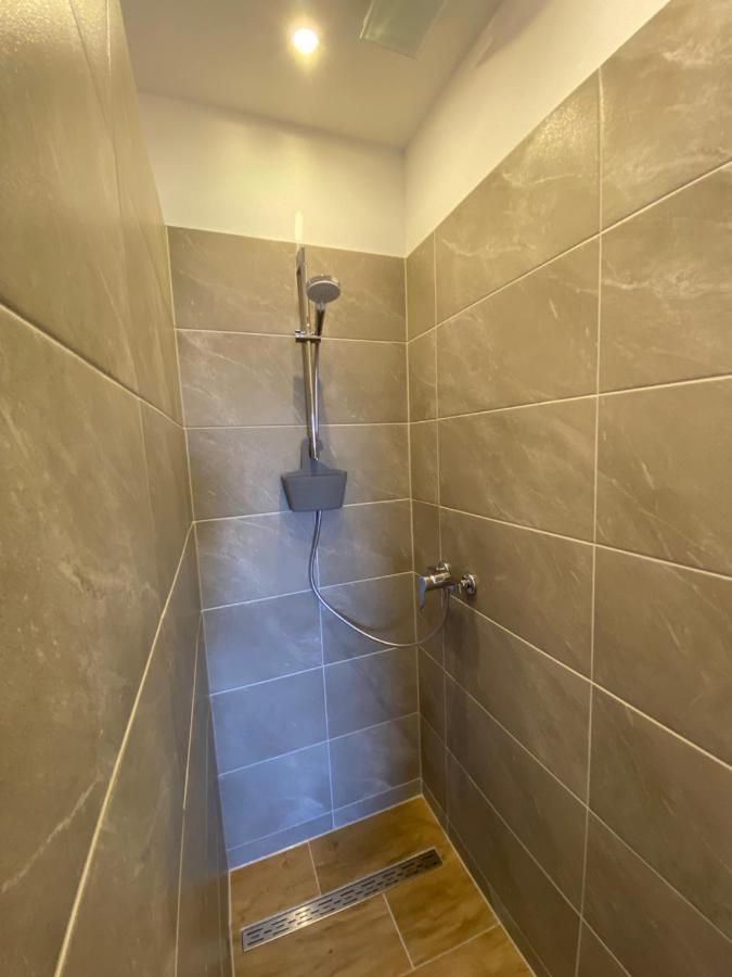 Grosses Doppelzimmer Mit Eigenem Bad Und Kuehlschrank, Frisch Saniert ฟรีดริคส์คูก ภายนอก รูปภาพ