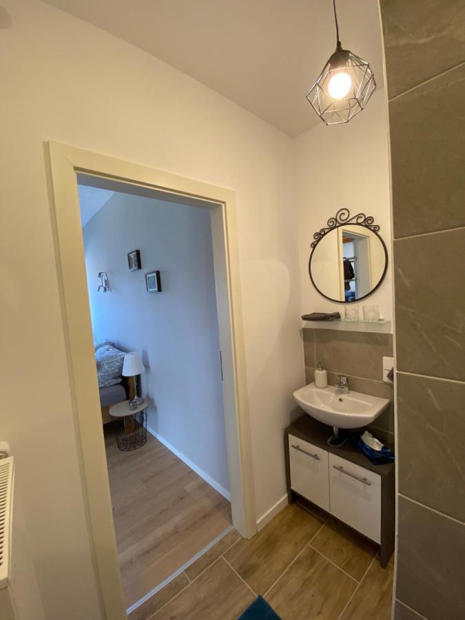 Grosses Doppelzimmer Mit Eigenem Bad Und Kuehlschrank, Frisch Saniert ฟรีดริคส์คูก ภายนอก รูปภาพ