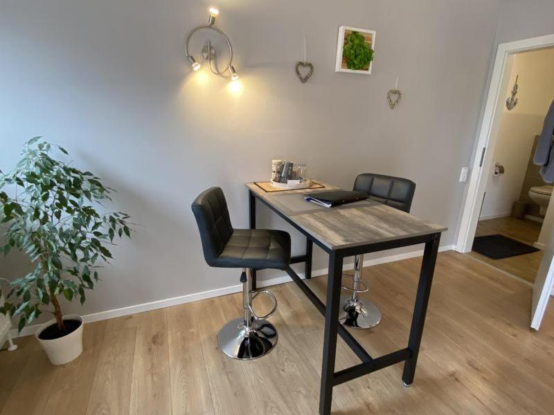 Grosses Doppelzimmer Mit Eigenem Bad Und Kuehlschrank, Frisch Saniert ฟรีดริคส์คูก ภายนอก รูปภาพ
